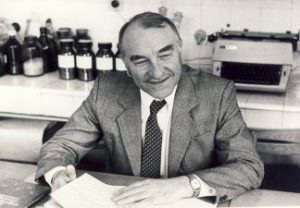 1.prof_._r._baltrusis_laboratorijoje_1986