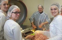 KTU ir bendrovės „Efis“ bendradarbiavimo nauda – ir studentams, ir Lietuvos mėsos pramonei