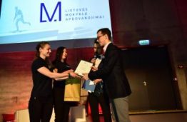 Įteikti Lietuvos mokyklų apdovanojimai: triumfavo bendruomeniškumas (VIDEO)
