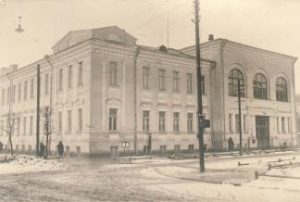 lietuvos_universiteto_i_rumai_xx_a._3_desimt._dabar_-_ktu_socialiniu_humanitariniu_mokslu_ir_menu_fakultetas