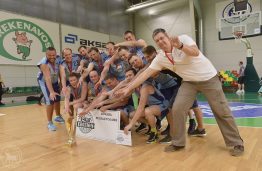 Čempionai: atsitiesusi KTU krepšinio komanda iškovojo Įmonių lygos Mažąją taurę (atnaujinta)